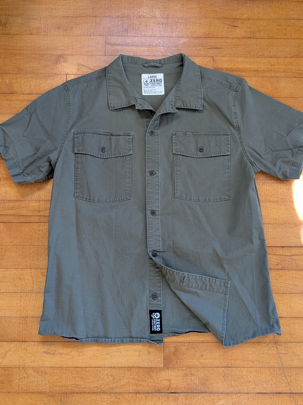 Zero Foxtrot LARGE Short Sleeve Button-Up Shirt in Olive